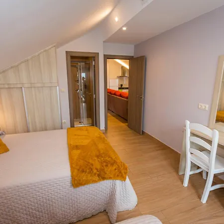 아파트 Mirador Do Faro Tourinan 무히아