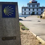 Mirador Do Faro Tourinan 公寓